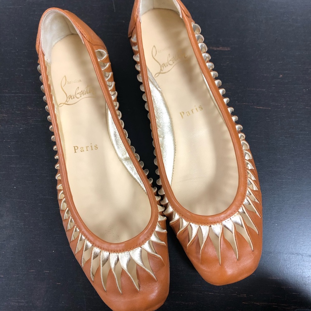 Christian Louboutin tan leather twist flats 6.5